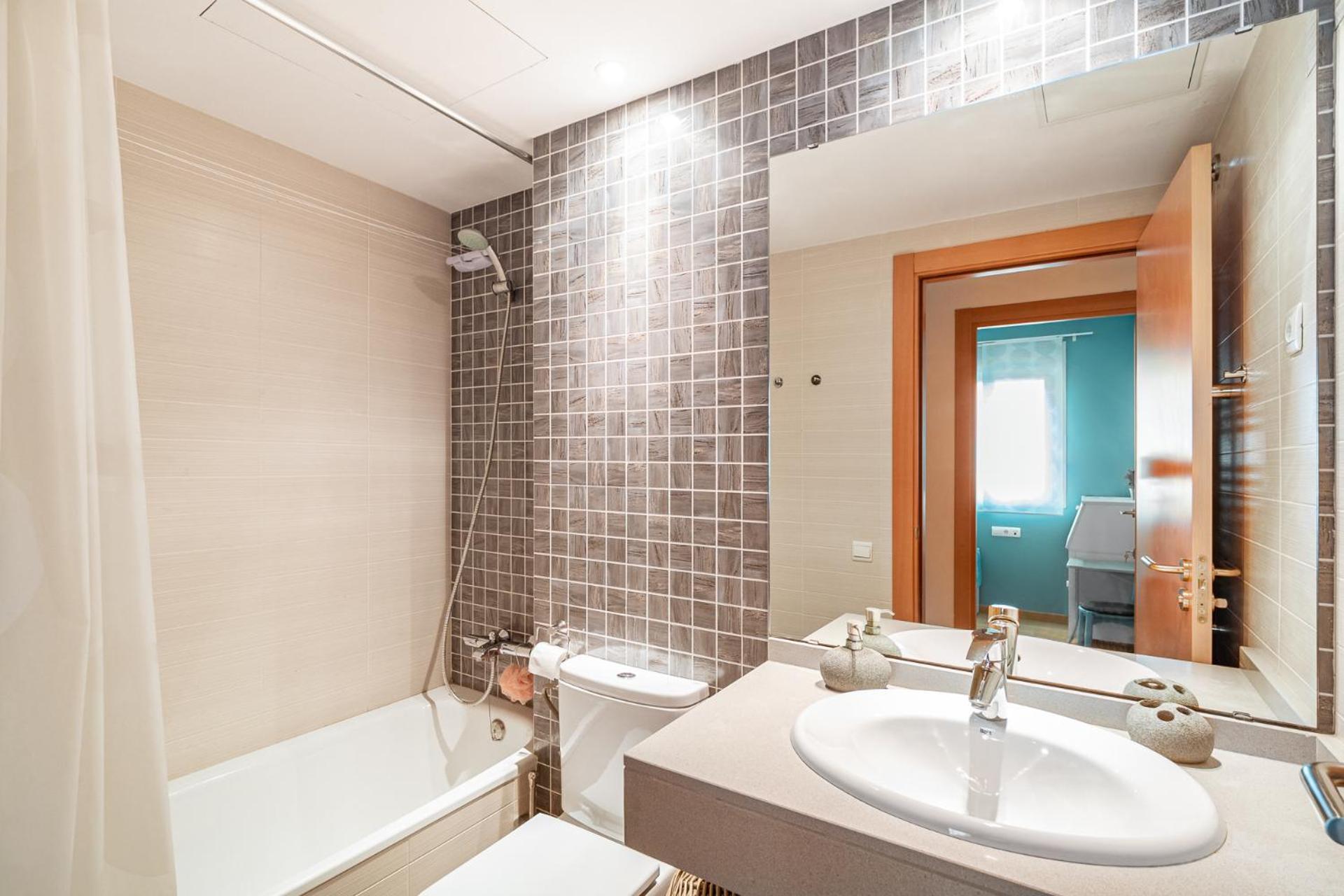 Merce Apartment Forum Barcelona Сан-Адриан-де-Бесос Экстерьер фото